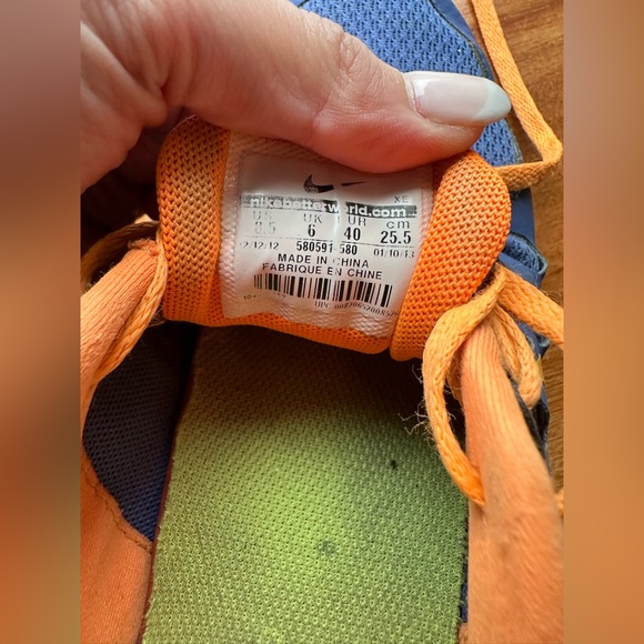 Nike Free 2.0 Women’s Running Shoe. Lightly worn. Size 8.5 - Picture 2 of 7